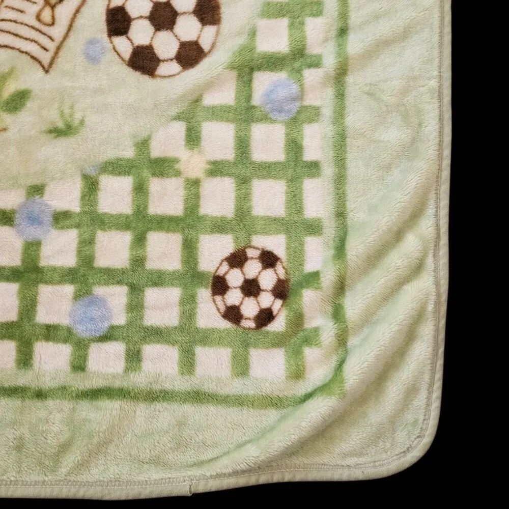 VTG Novatex? Green Baby Blanket Soccer Dog Teddy Bear Kids Mink Fleece‎ 41x56